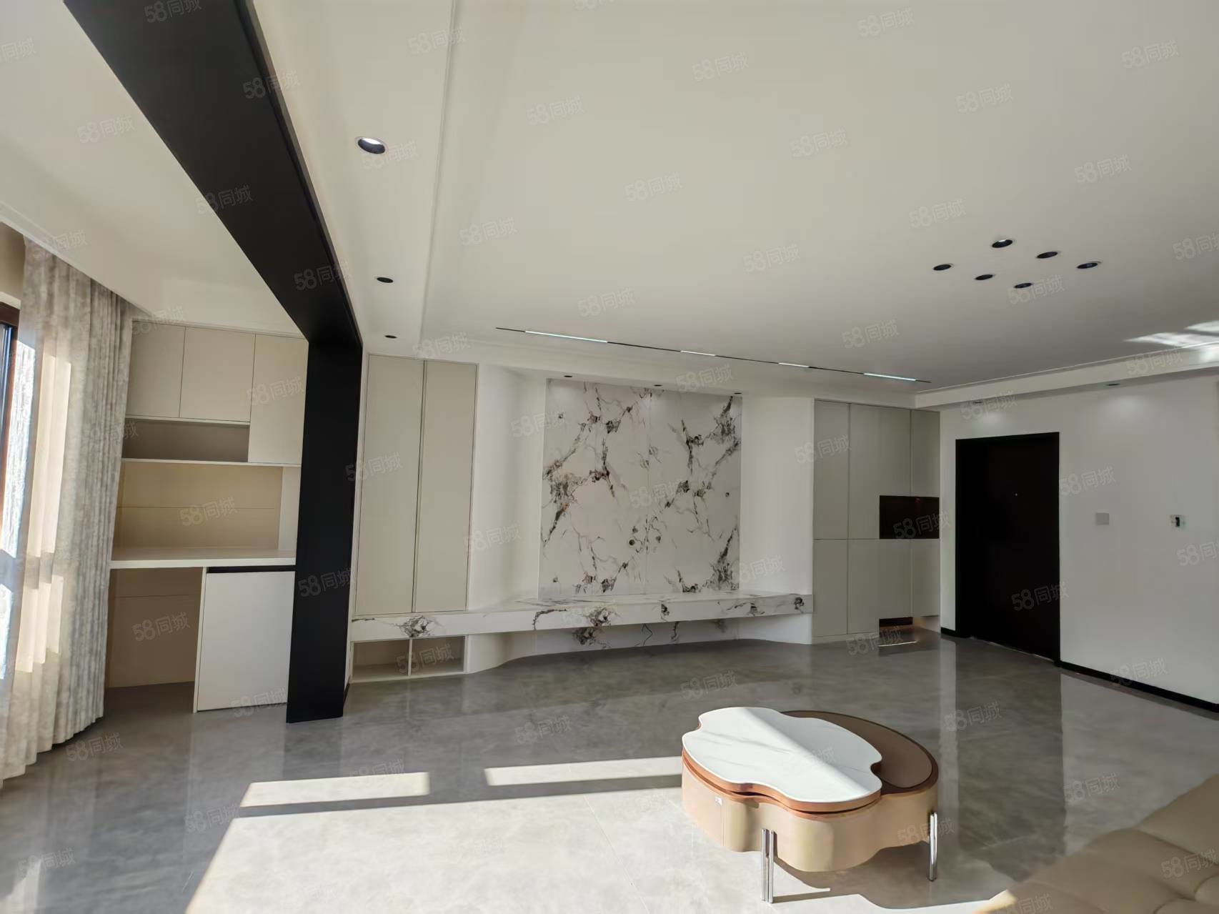 绿地斐勒公馆2室2厅2卫120㎡南北79万