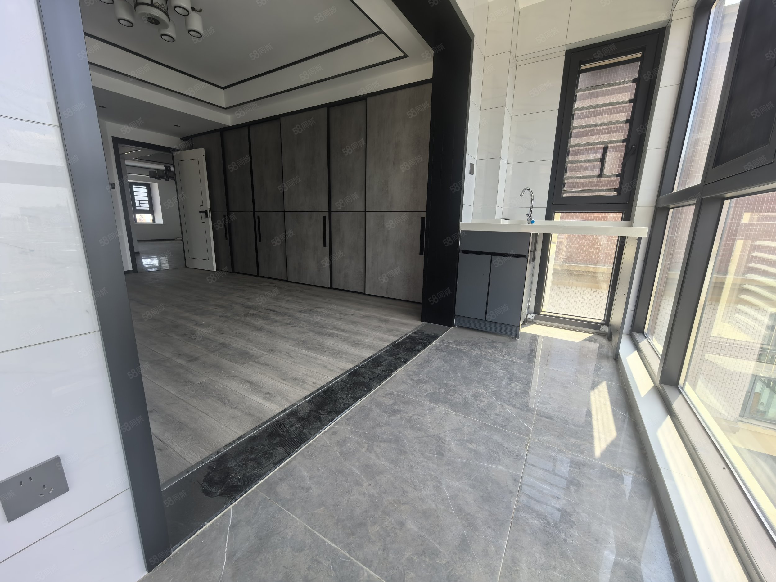 华隆公馆4室2厅2卫110㎡南北59万