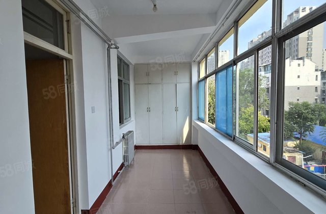 宝徕花园北 山环家园 120多平 68万 停车方便 免大税急