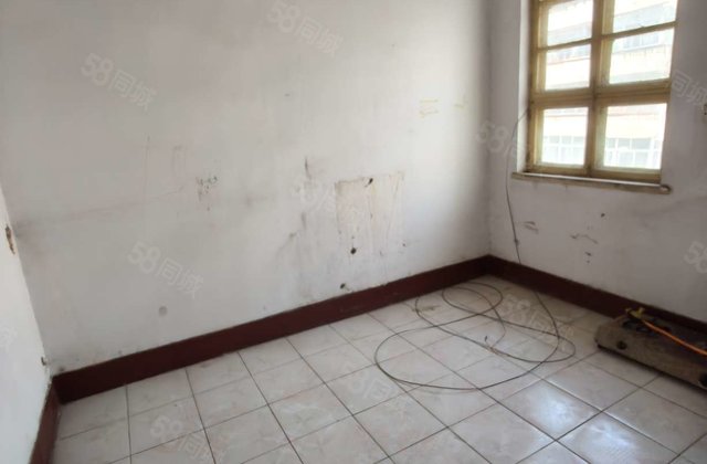 兴华东路表厂家属院 中间好楼层 居住密度低 交通便捷