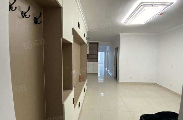 老文轩电梯地暖房，精装修新房未住，带储藏室！房东诚心出售