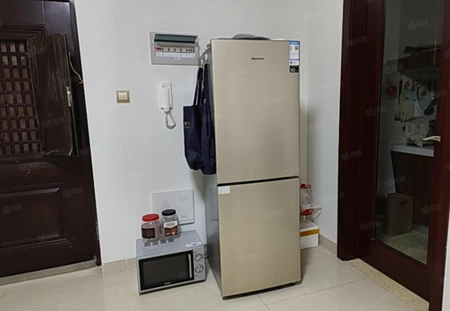 荣德庄园2室2厅1卫62.2㎡东南51万