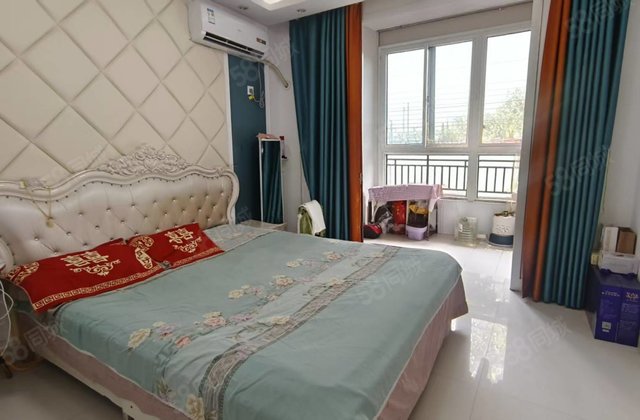 广电小区 精装三室 房东急售 带储藏室可按揭