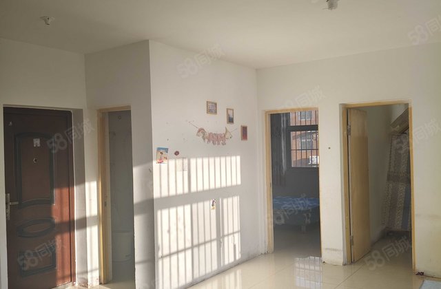 水岸新城西门2号楼5单元4楼，不议价，非诚勿扰，中介勿扰。