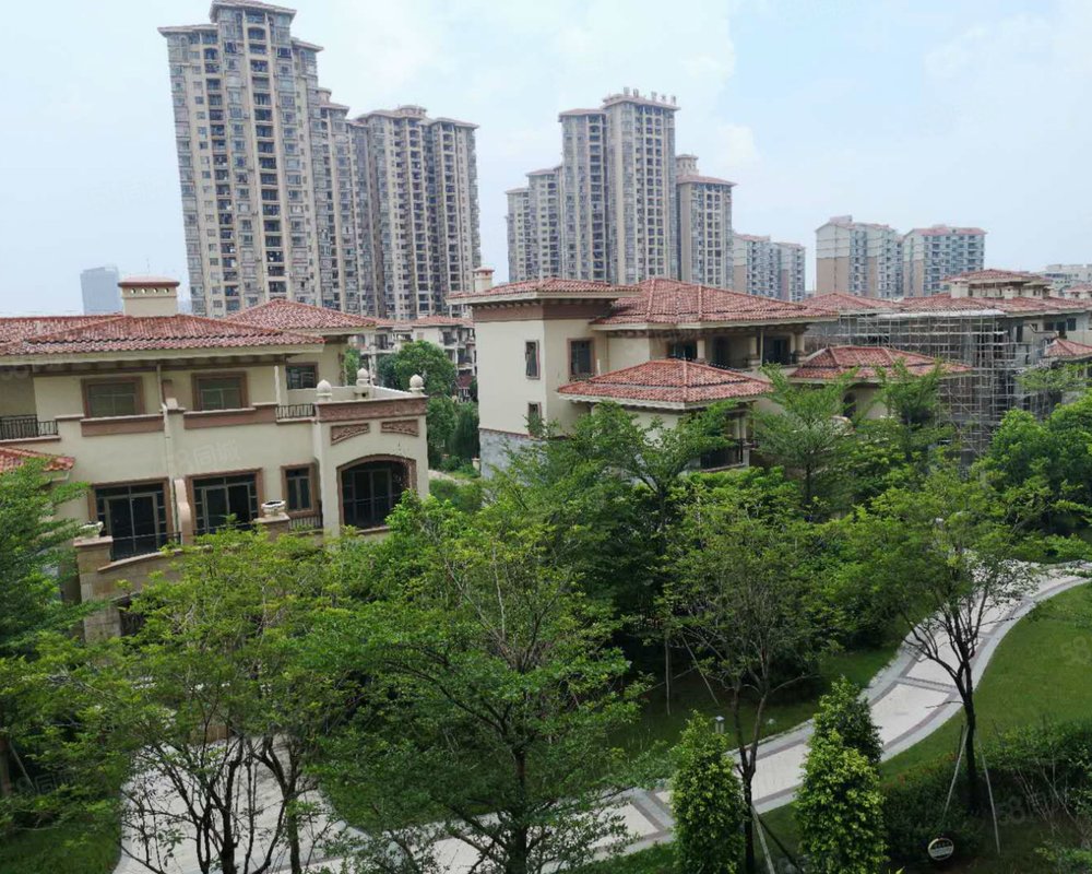 钜隆碧水湾南区别墅环城路以外