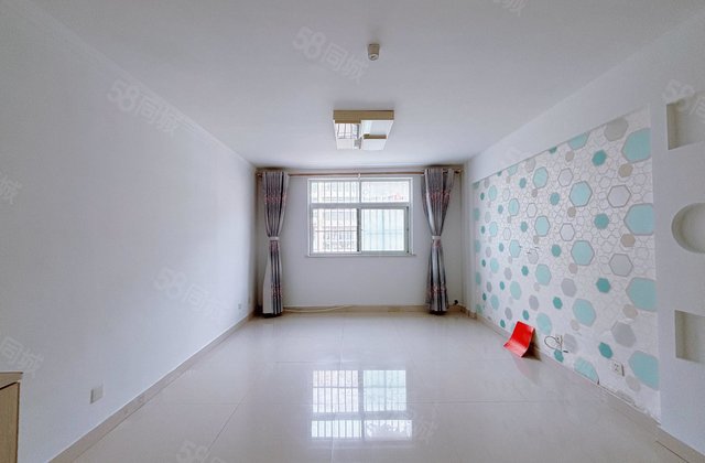 捡   嘉和花园 商品房 中间楼层采光好 三室朝阳 双阳台