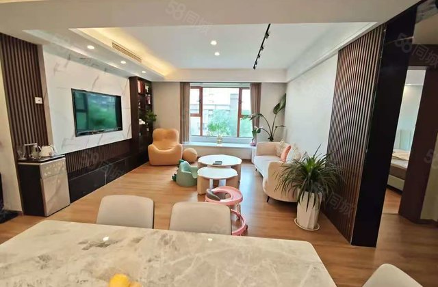 东关国际东区 4房 周边配套完善