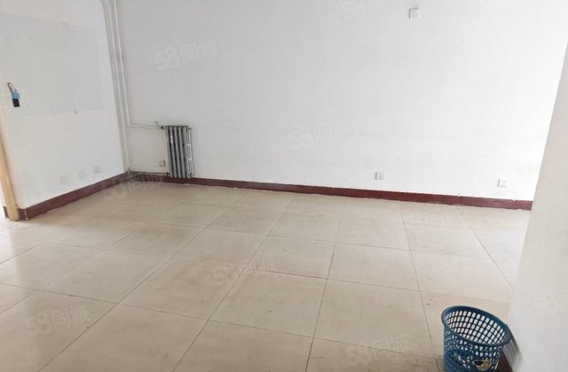 公园 慧德中学 东昌路   萃苑小区 免大税停车方便