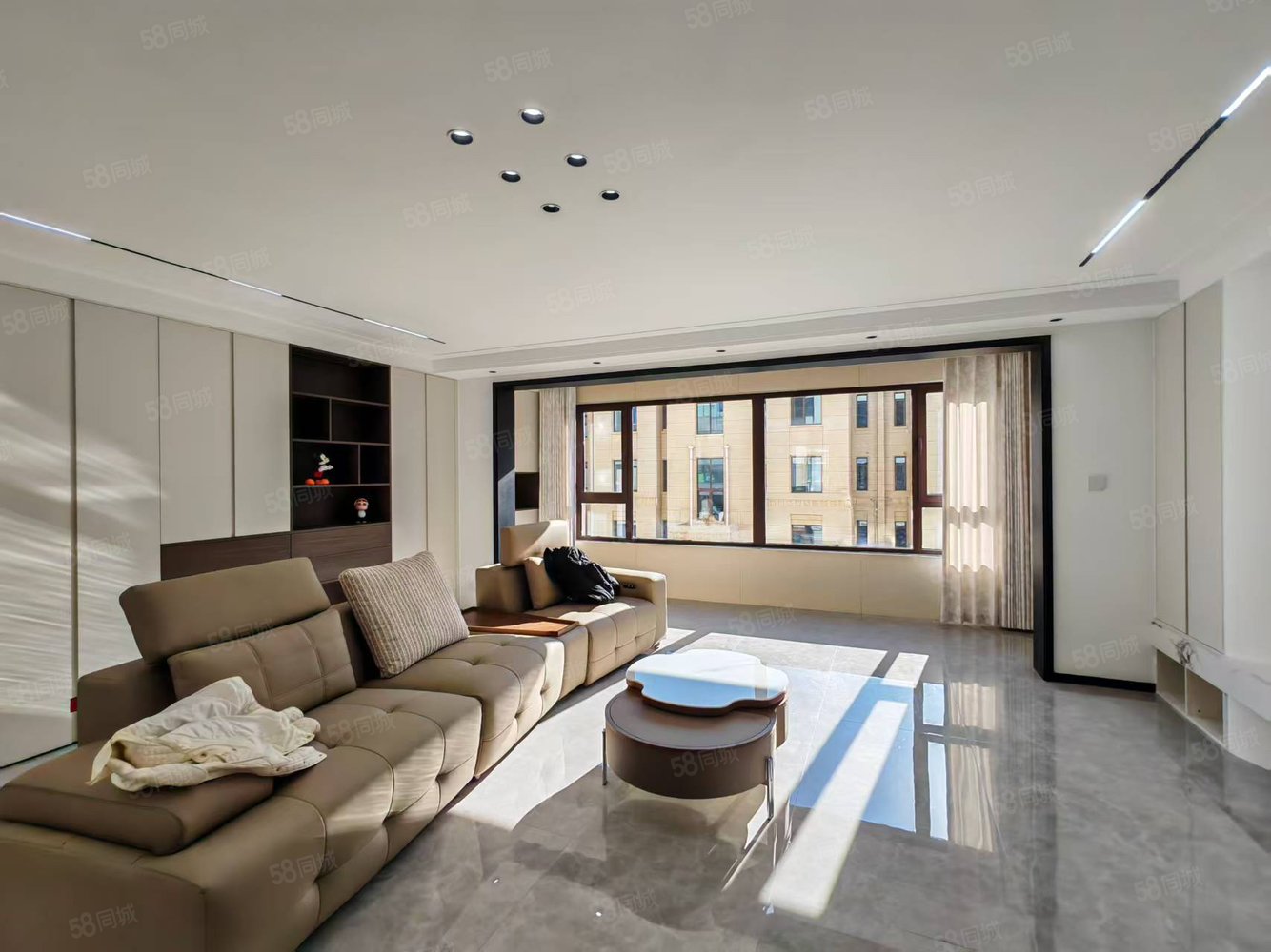 绿地斐勒公馆2室2厅2卫120㎡南北79万