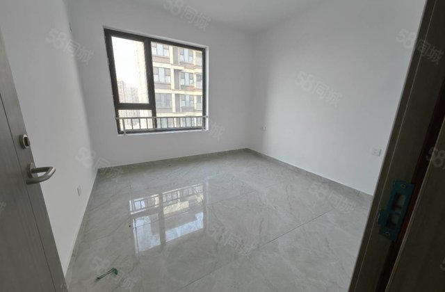 清赔50万江山印电梯房东边户送车位地下室128平119万