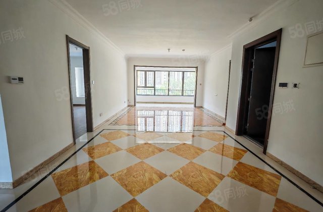 国岳府 新房未住 精装四叶草户型 两梯两户 带车位 免大税