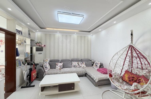 万达北邻，莲湖花园，商品房不是顶层，三室两厅，江山印