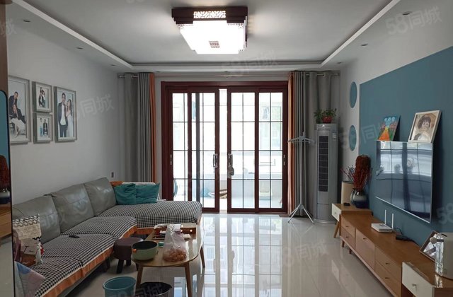 新东方名人苑三期 花园里 孝心一楼 精装大三室 紧邻湖边