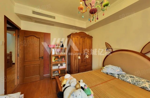 康城花園別墅6室2廳3衛(wèi)260㎡南北1180萬