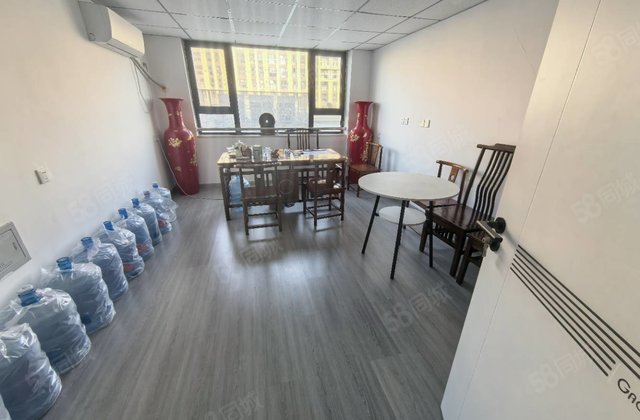 鑫都裕昌莲湖湾 次新小区 商业配套齐全 满五   交通便利