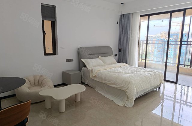 东方花梨湾1室1厅38㎡45万二手房图片