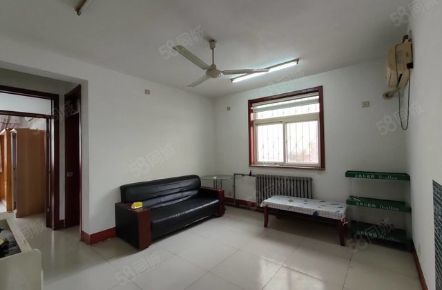 文轩本部 步梯一楼 边户 正三室 非常亮堂 龙山花园小区