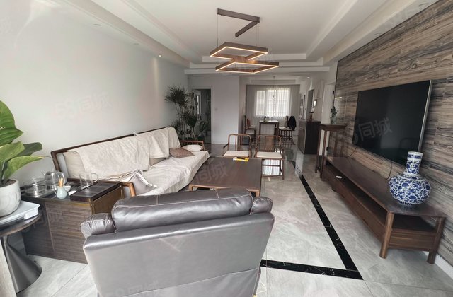 水山兰园3室2厅136.03㎡180万二手房图片