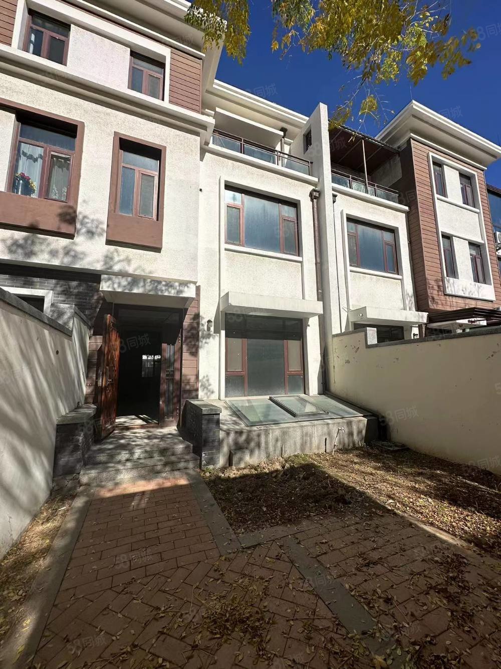 鹊山别墅(别墅)5室3厅3卫450㎡南北388万