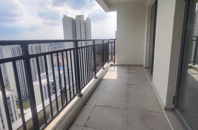 急售！紧邻七中！新房未住！三室！双卫！大阳台！