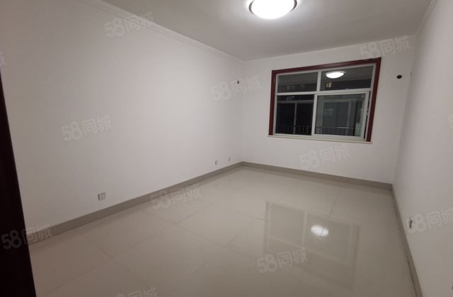 文轩总校 外国语 一中 电梯中间好楼层 三室朝阳送车位储藏室