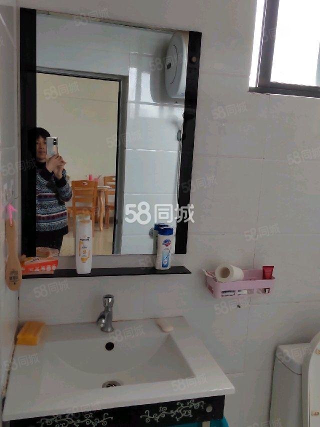 新香缇假日2室2厅1卫71㎡南60万