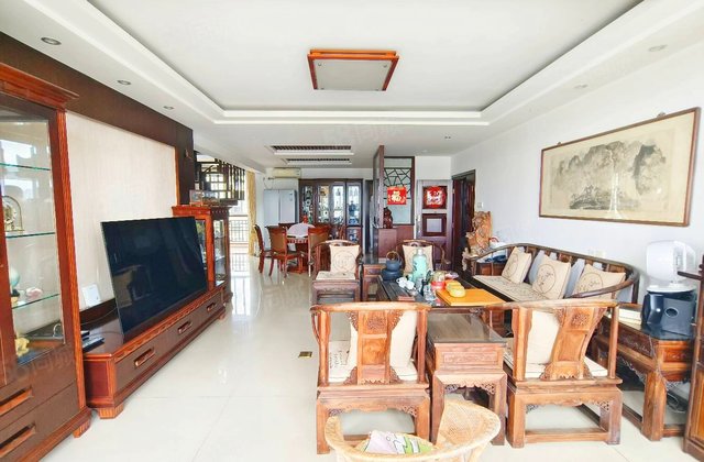 海晟棕蓝海5室3厅250.17㎡1150万二手房图片