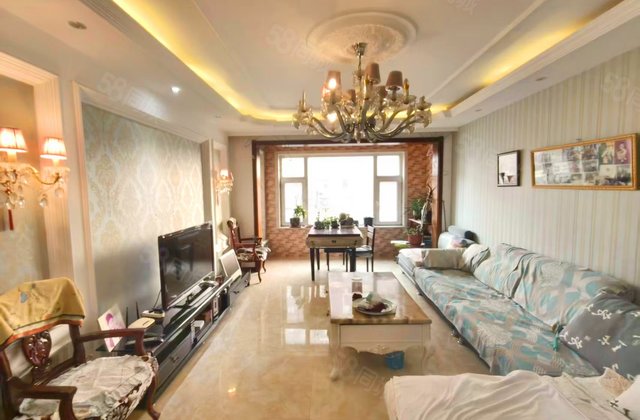 英伦小镇(一期)3室2厅126㎡60万二手房图片