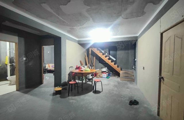 小河新苑5室2厅159.19㎡92万二手房图片