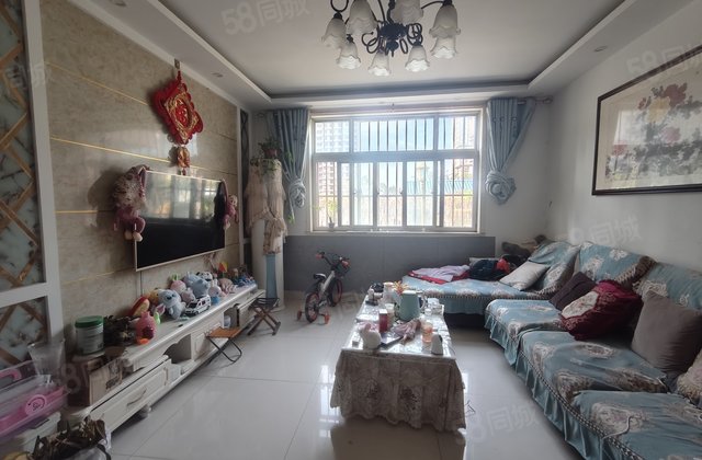 七中旁 欧景丽都 欧式建筑  孝心一楼