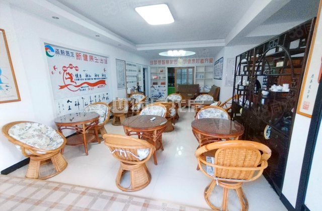 莱茵湖畔2室2厅93.6㎡83万二手房图片