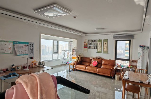 急售 二中对面 锦绣学府 观景房 精装错层设计 双卫 带车位