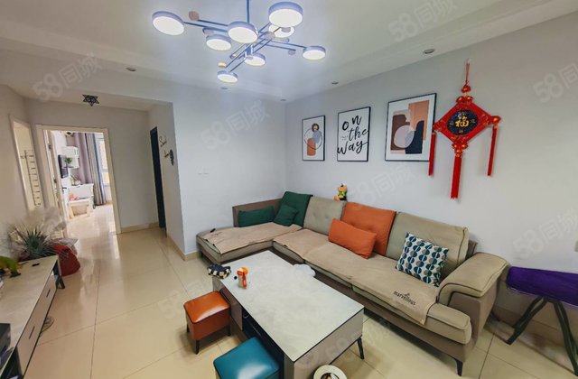 捡  丶隔三居，精装修南北通透，带储，看房很方便，急售。