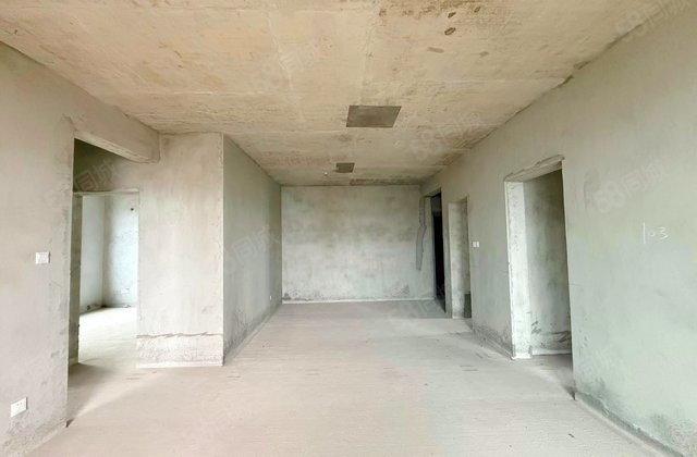 鹭湖宫8区D区3室2厅126.26㎡78万二手房图片