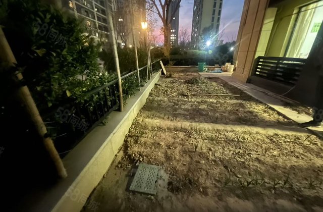 一楼院子50平！东昌实验！百合新城边户！精装三居双卫！免大税