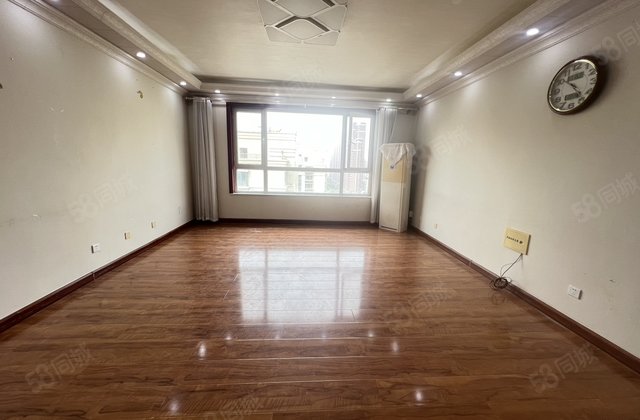 徒骇河旁 锦绣滨河御府 东边户 三室两厅两卫   带车位储