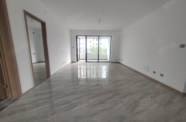 急售电梯房四室双卫！财信学府印象！赠车位储！实验