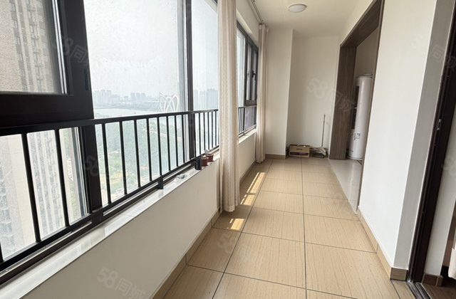 双阳台 观景房！国岳府 电梯三居 免大税 诚心出售