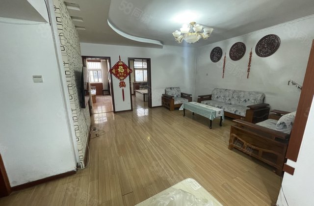 3室2厅 135平 简单装修 南北通透 明康文馨园 看房方便