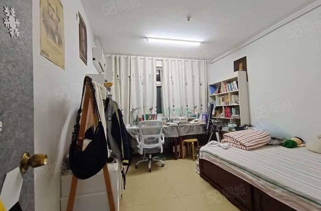 不是顶 龙山花园 文轩老一 免大税 带储 不临街