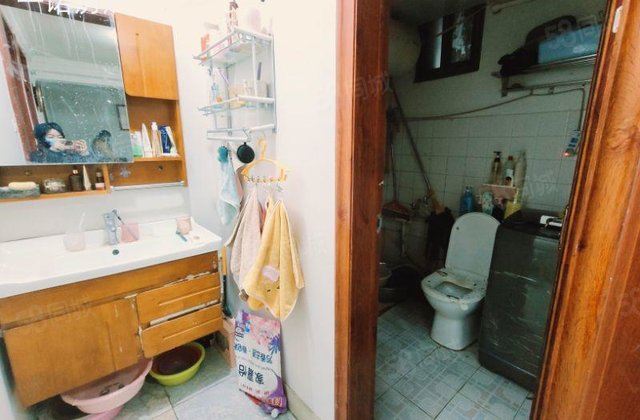 急售 眼科医院附近 孝心一楼 三室朝阳好户型 小区停车方便