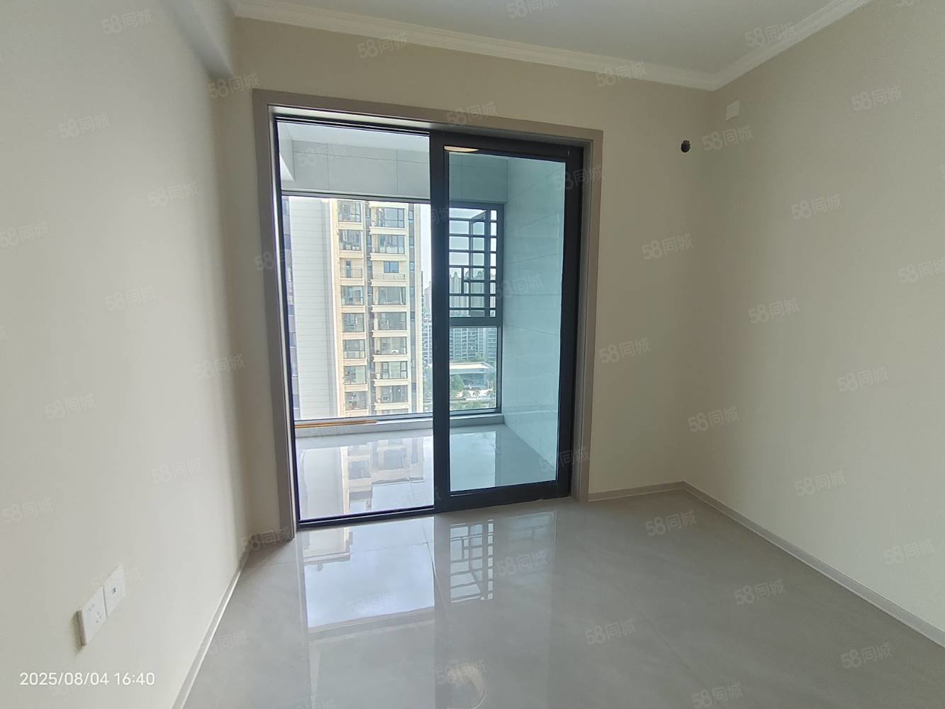 万达大都会公元3室2厅2卫116㎡南北70万