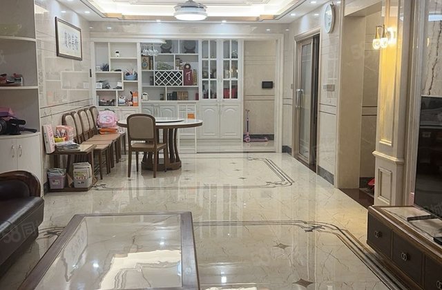 滨海湾1号4室2厅175㎡128万二手房图片