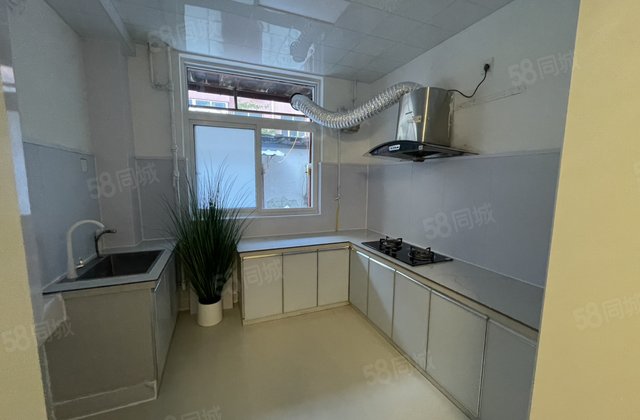 房东急售一楼带小院精装送湖北小区(东昌府) 楼龄新 商业配套