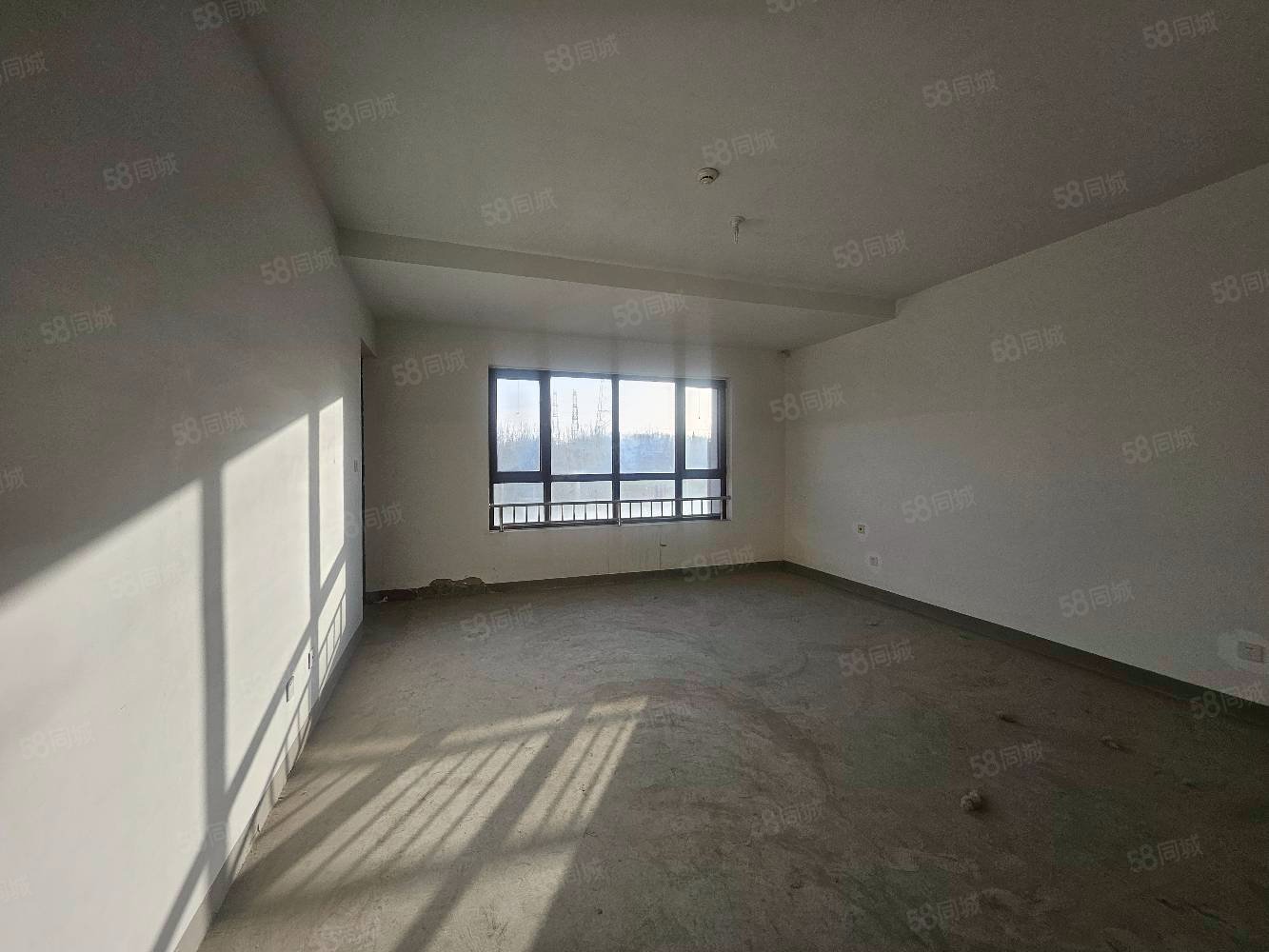 中海墅(東區(qū)別墅)4室3廳4衛(wèi)303.1㎡南北2460萬