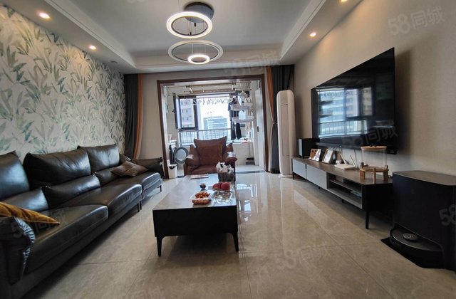 九州新城 中间楼层采光好 电梯房 小三房 双卫文轩实验