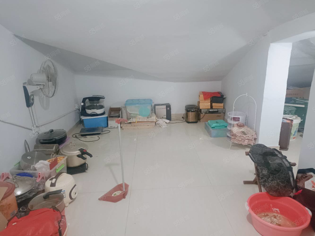 和谐小区3室2厅2卫201㎡南北95万