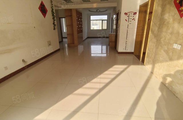 二中旁 书香东郡 三叶草 中间楼层 免 送车储