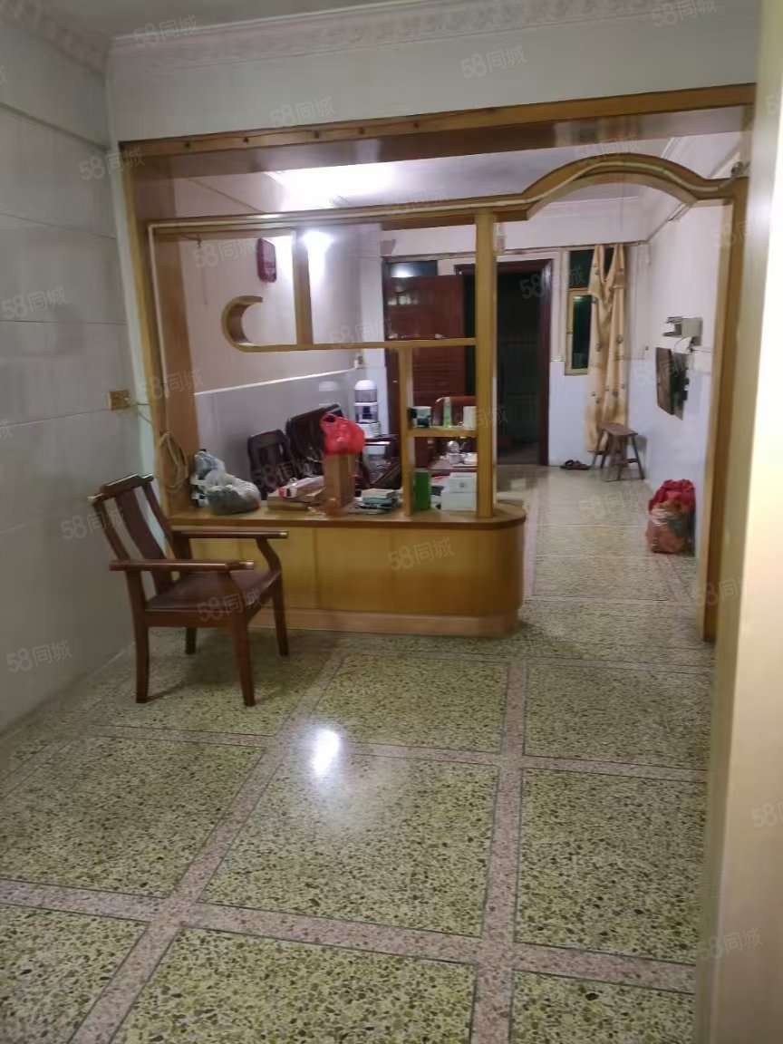 西荣路小区3室2厅1卫91㎡东南38万