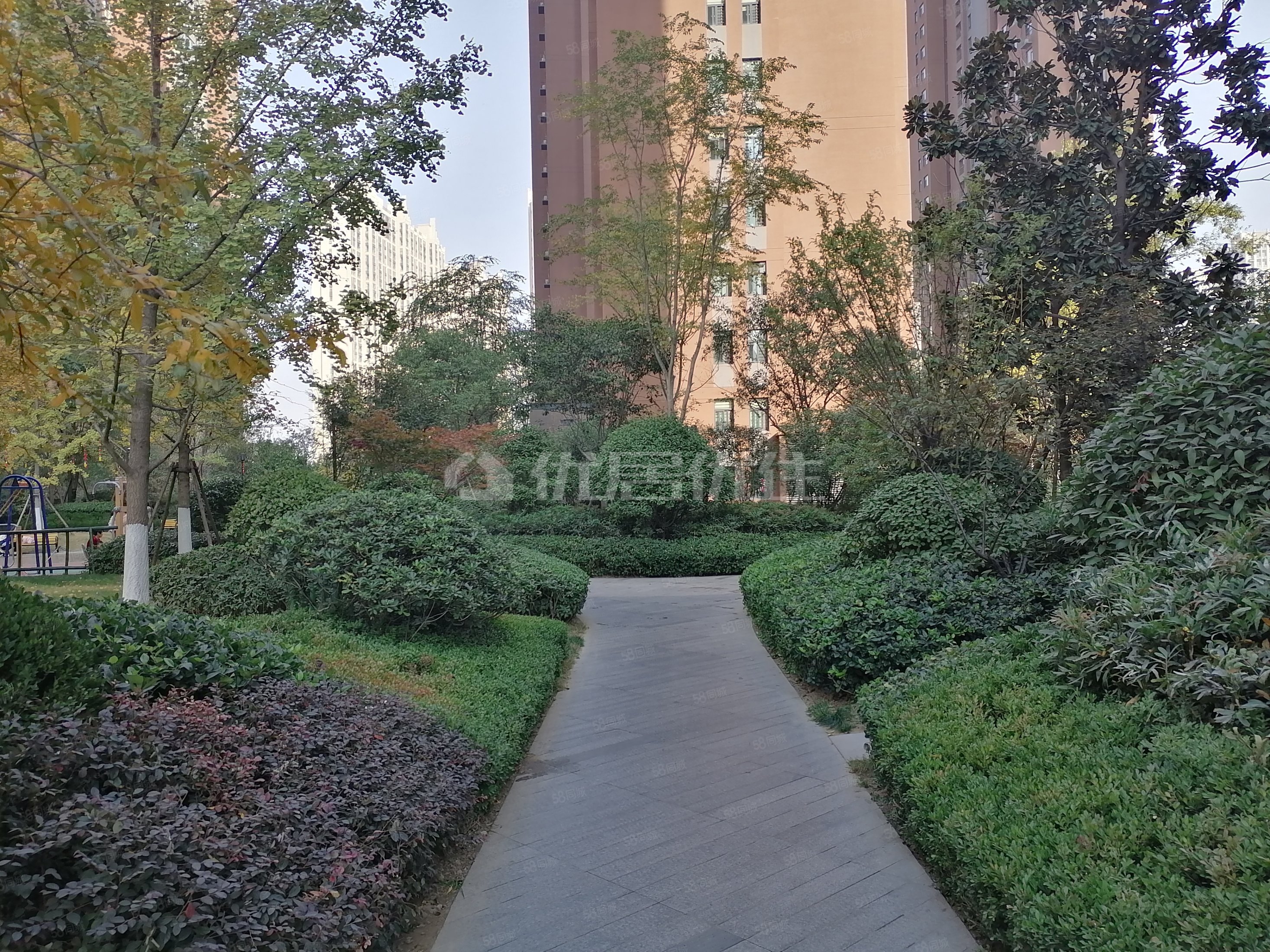 绿都紫荆华庭和园3室2厅2卫130㎡南北192万